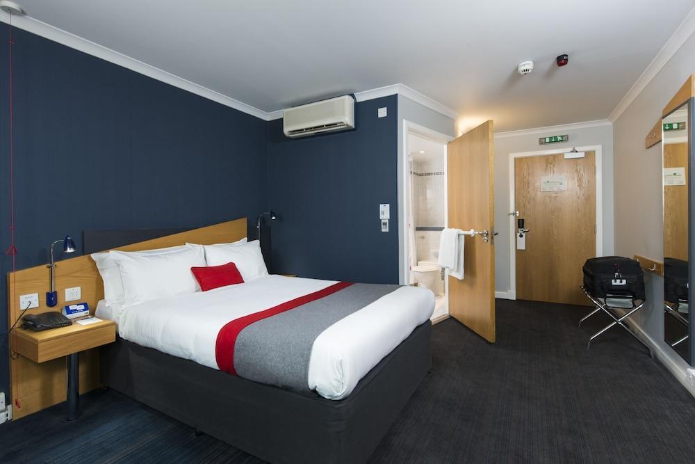 Holiday Inn Express Stirling By Ihg Exterior photo