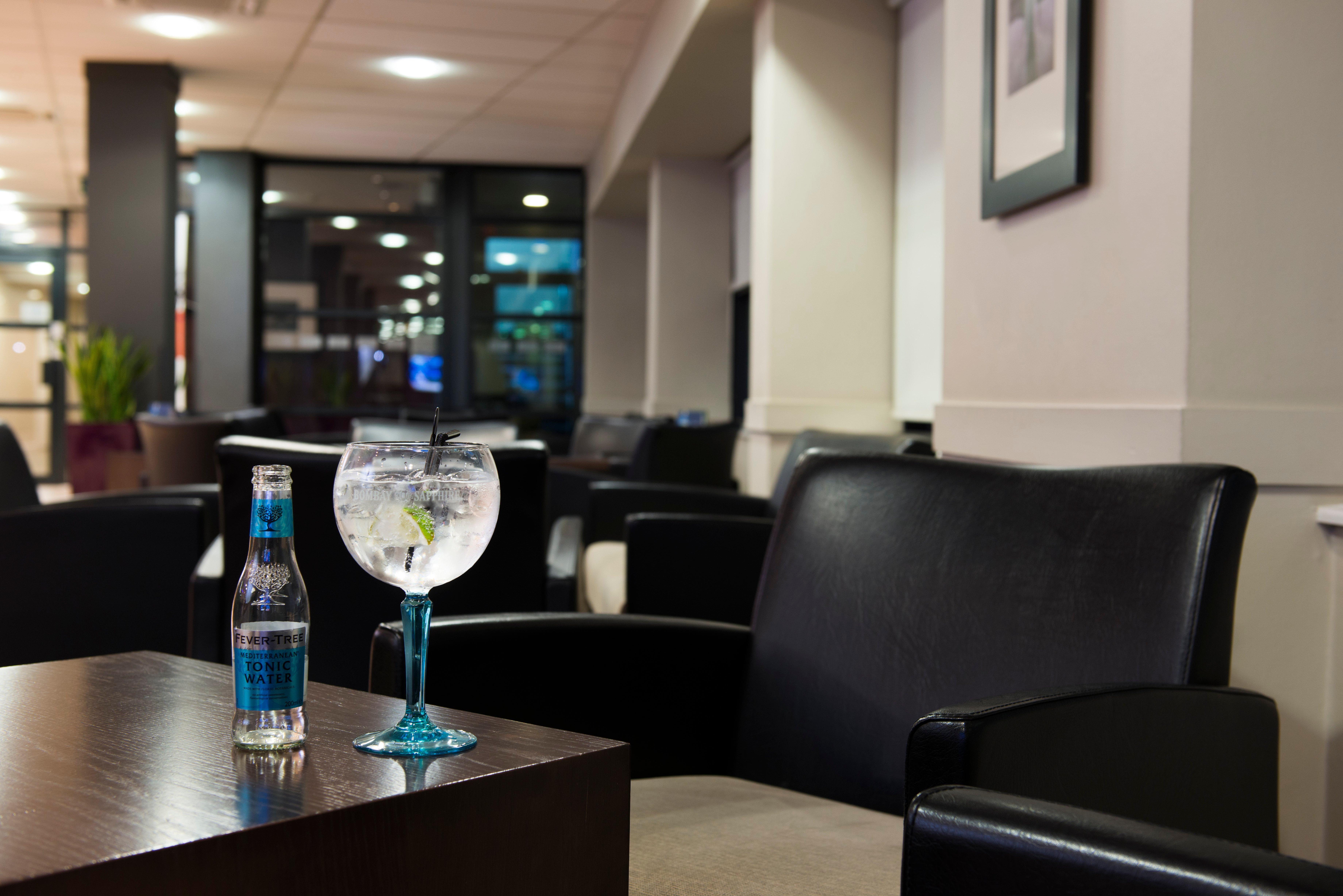 Holiday Inn Express Stirling By Ihg Exterior photo