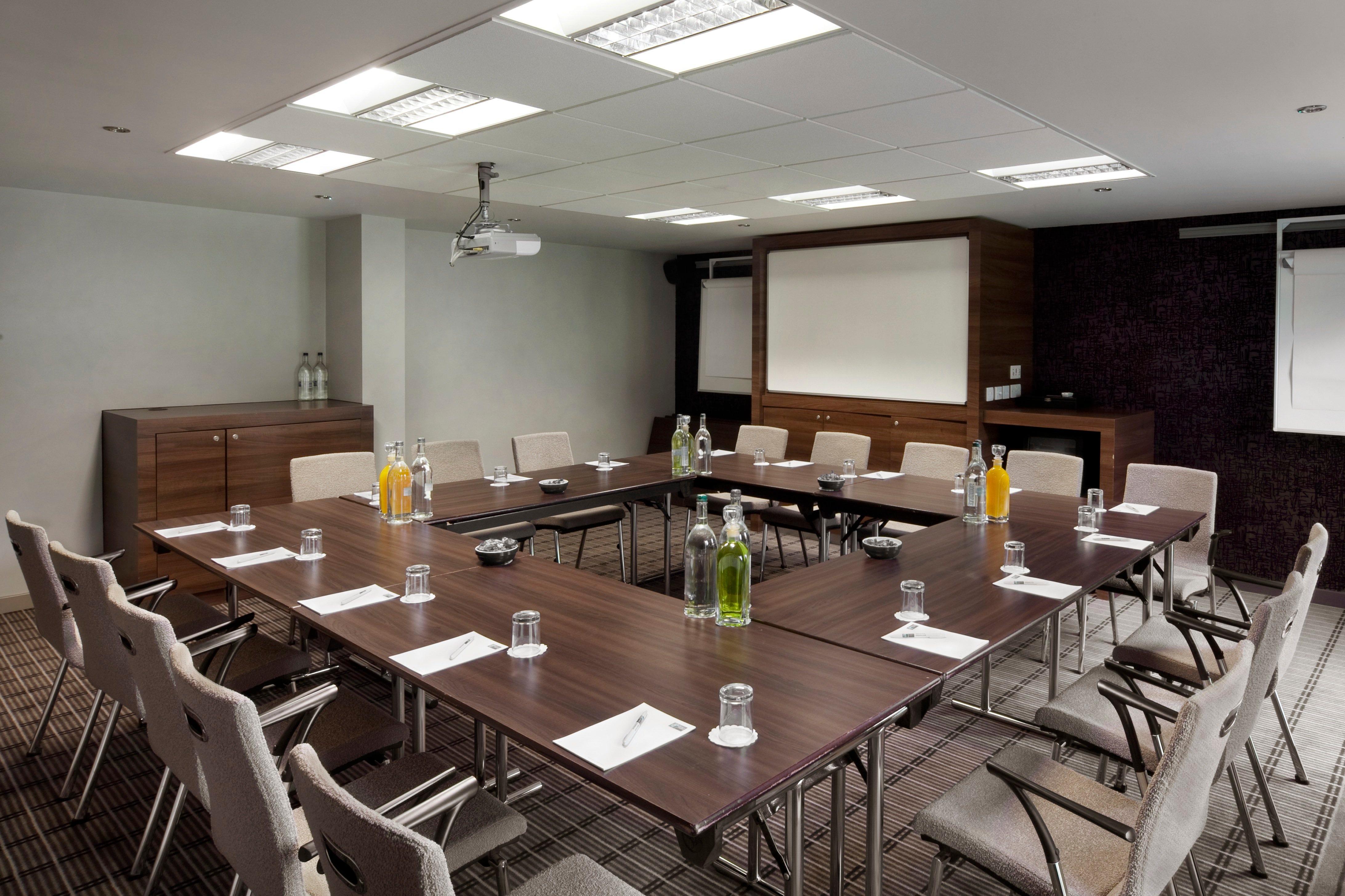 Holiday Inn Express Stirling By Ihg Exterior photo