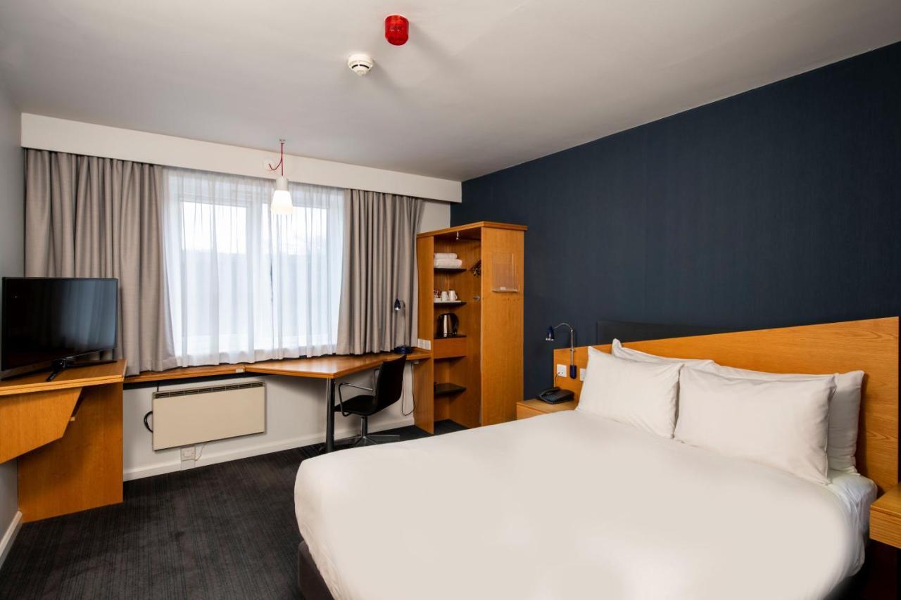 Holiday Inn Express Stirling By Ihg Exterior photo