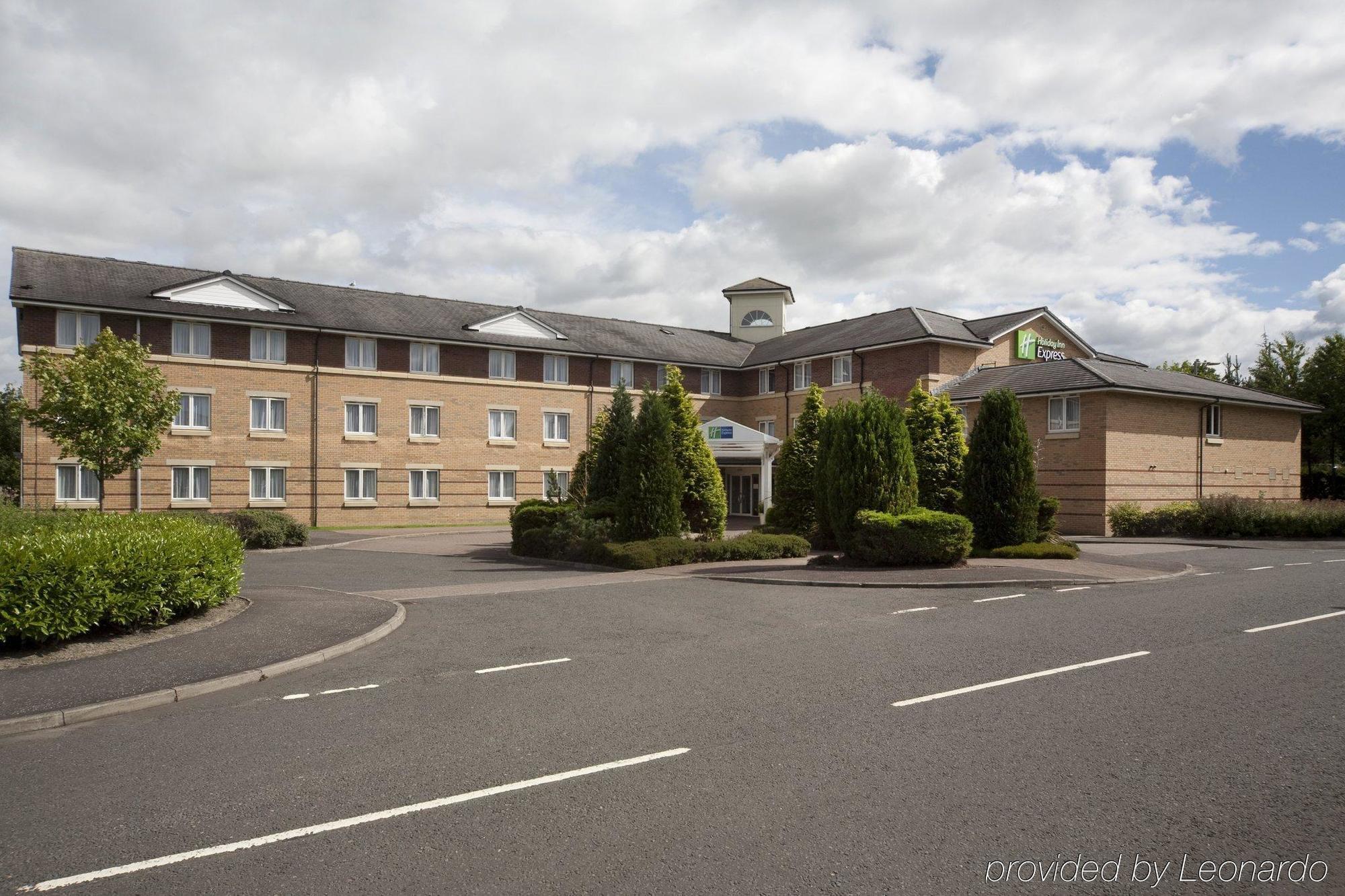 Holiday Inn Express Stirling By Ihg Exterior photo