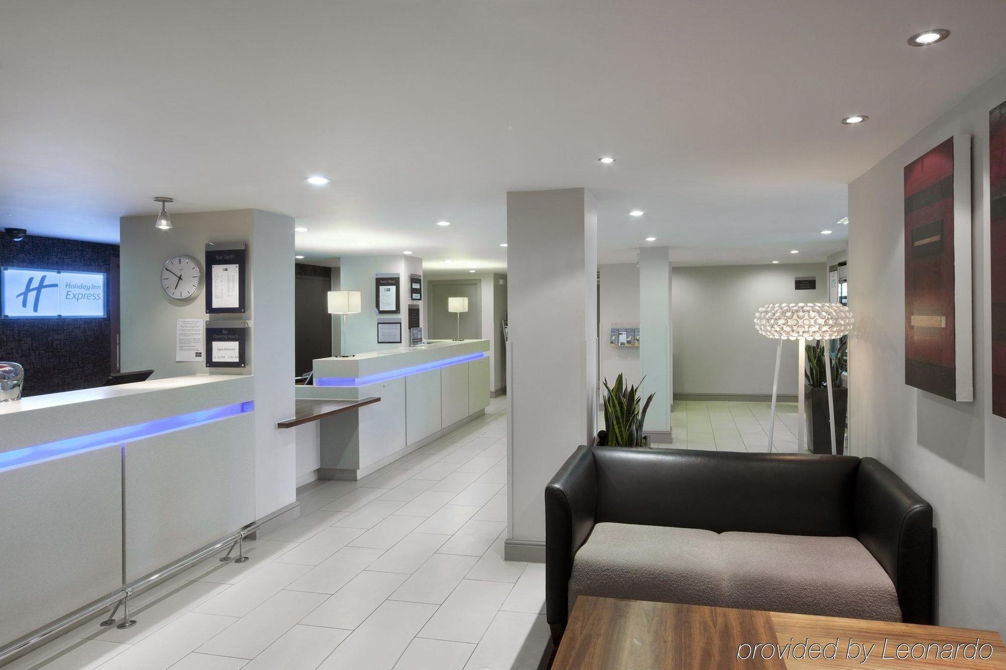 Holiday Inn Express Stirling By Ihg Interior photo