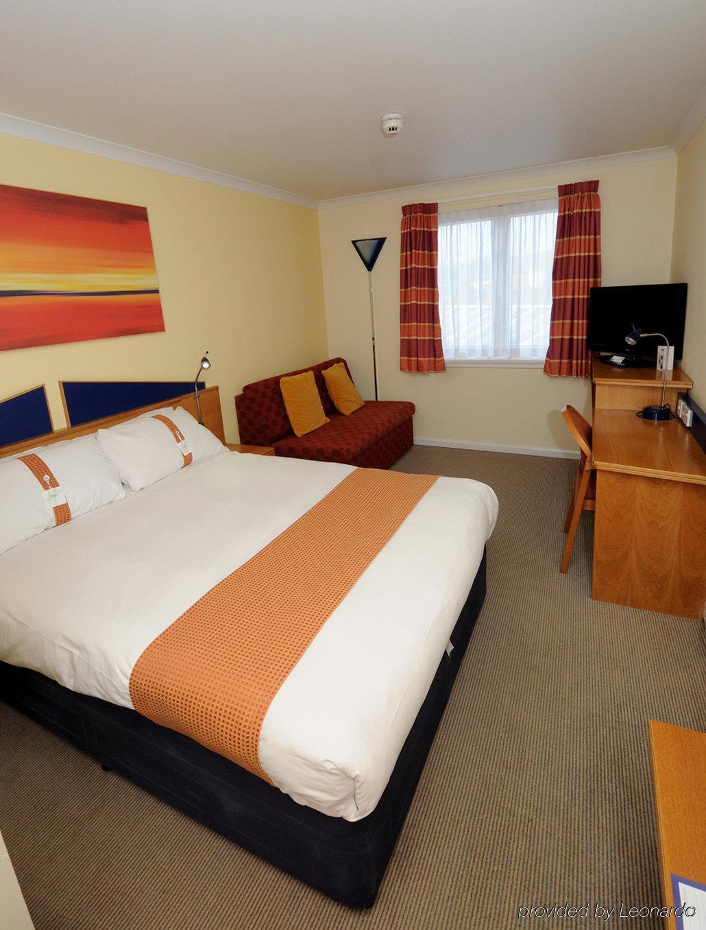 Holiday Inn Express Stirling By Ihg Exterior photo