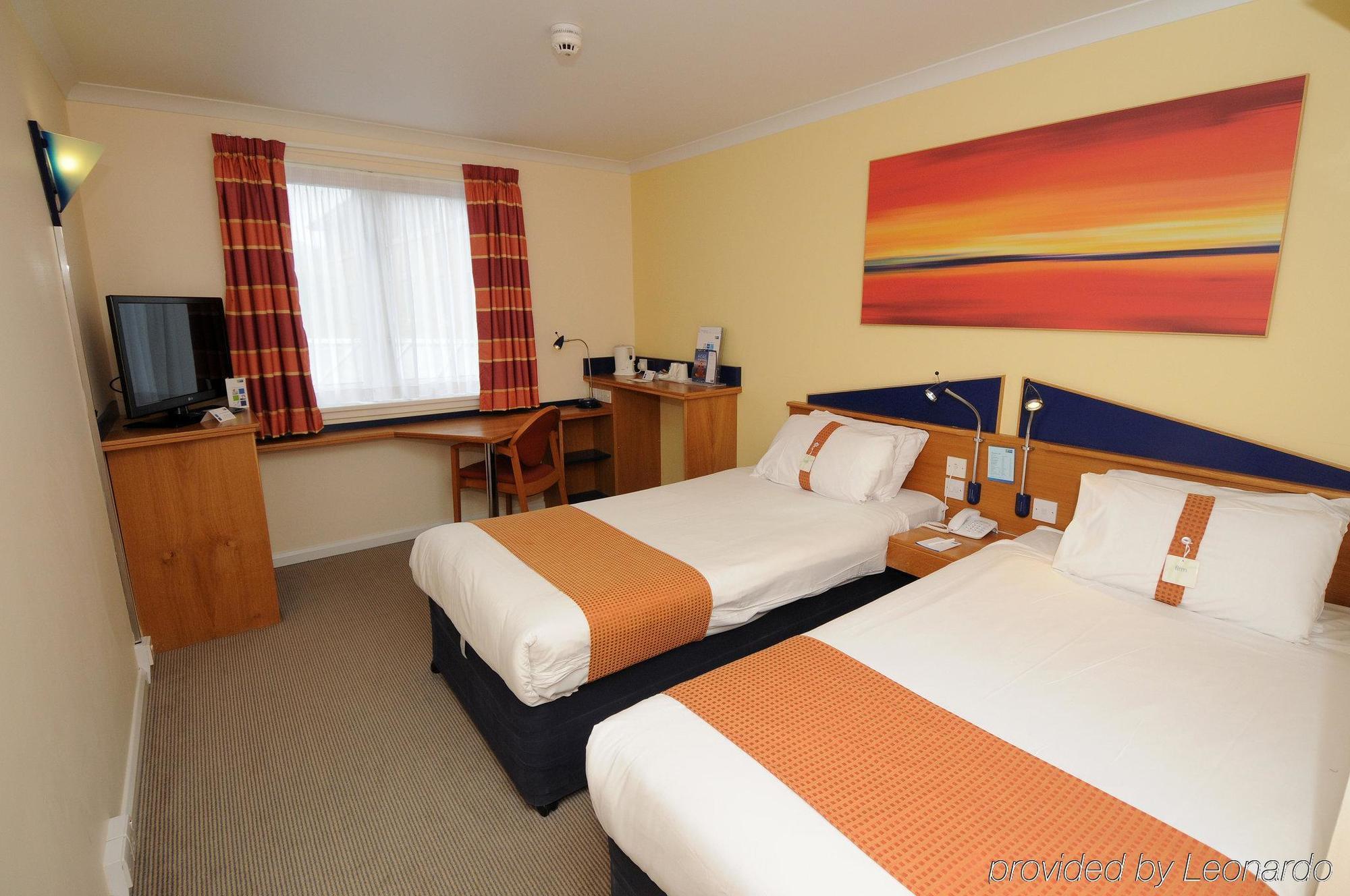 Holiday Inn Express Stirling By Ihg Exterior photo