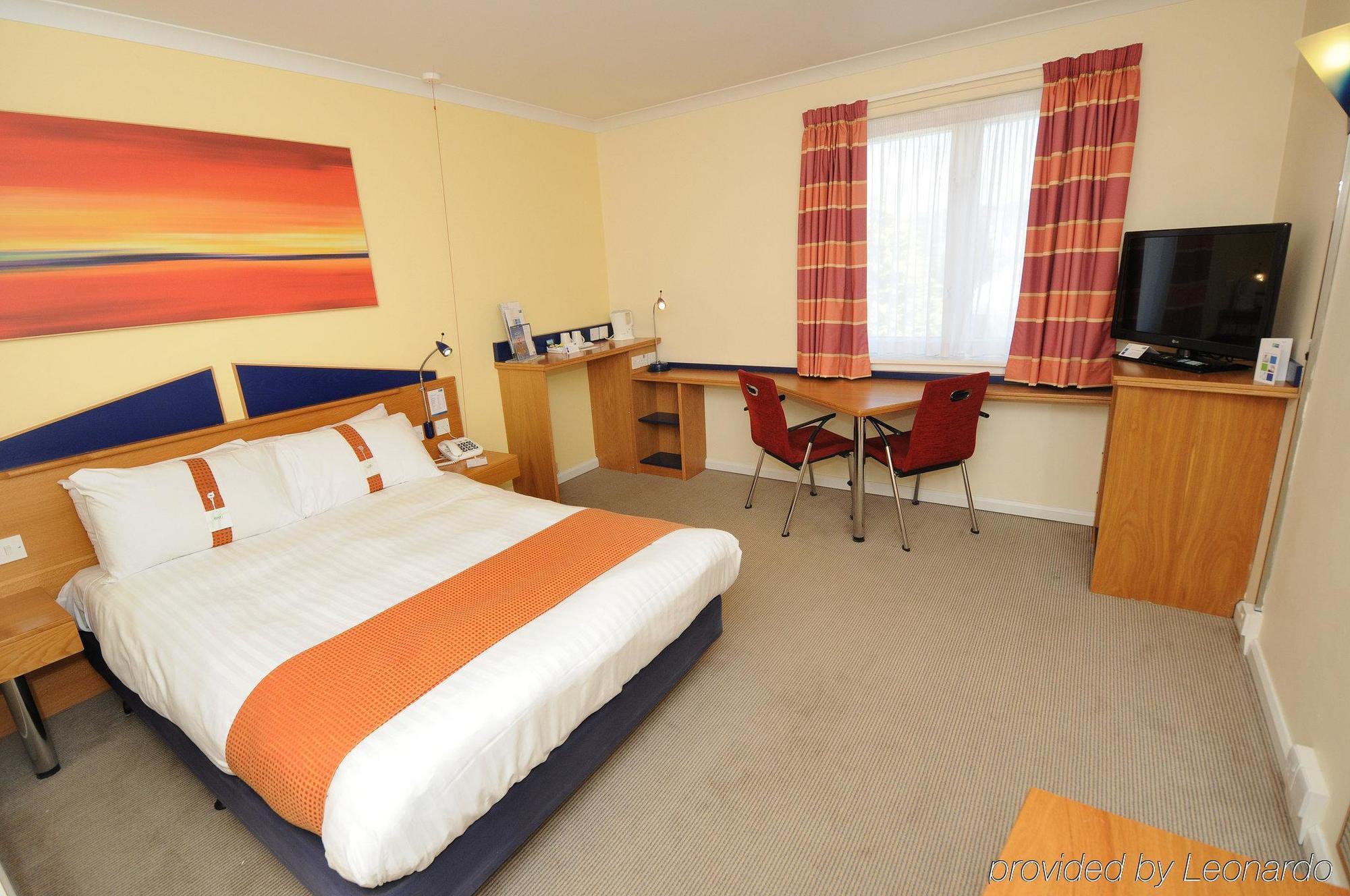 Holiday Inn Express Stirling By Ihg Exterior photo
